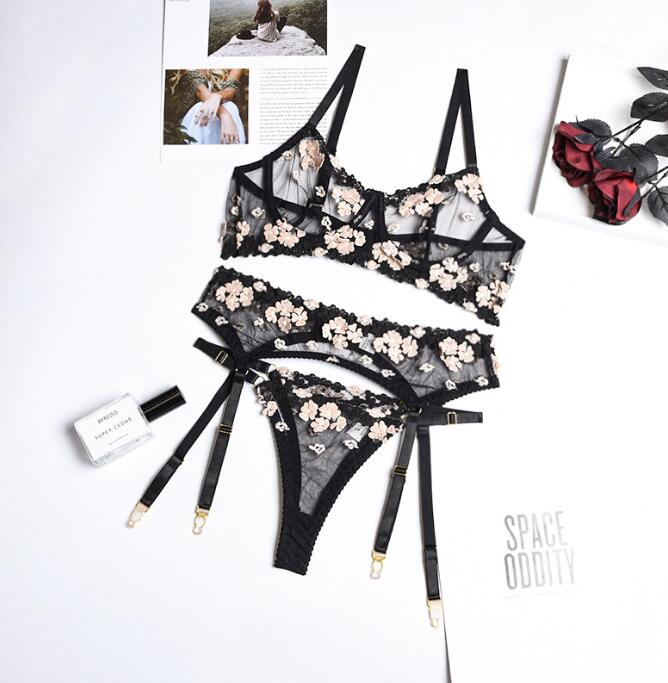 Sexy Dessous Spitze Hohl Damen Neue Mini Blume Stickerei Drei Stücke Set