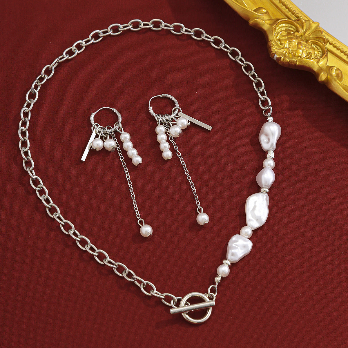 Fashion imitation pearl cross chain set necklace with high-end feel, alloy iron chain, collarbone chain